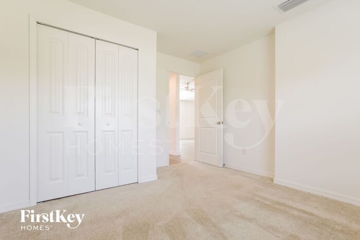 Building Photo - 3685 Parade Terrace