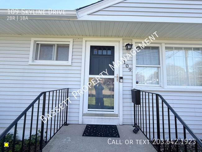 Building Photo - 109 Skyline Dr