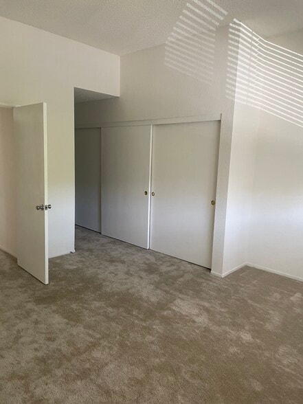 Master Bedroom - 21112 Rose
