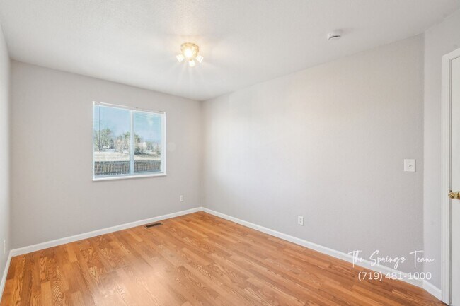 Building Photo - Charming 4-Bedroom Home Near Fort Carson in Glen at Widefield