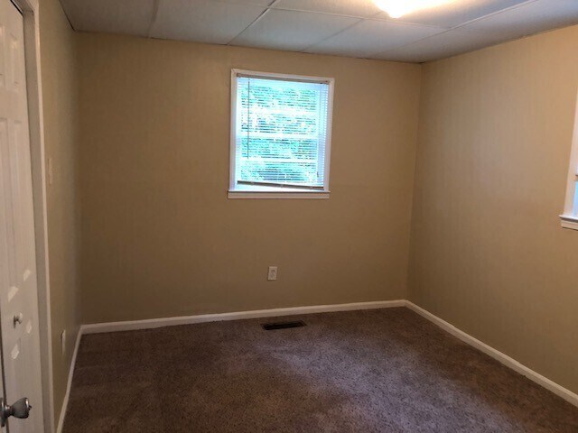 Building Photo - Great ranch home with lots of land!!!