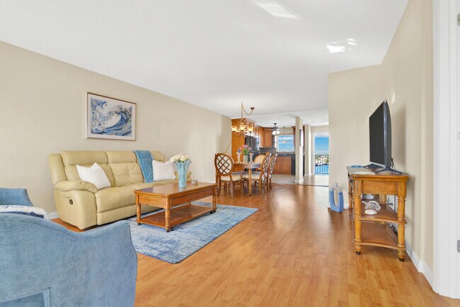 Building Photo - 3114 S Ocean Blvd
