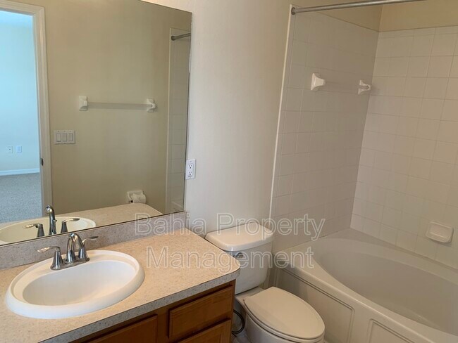Building Photo - 2502 Lexington Oak Dr