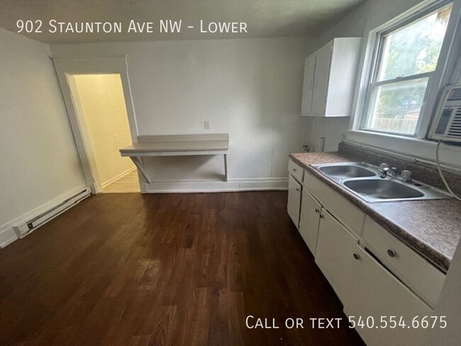 Building Photo - 902 Staunton Ave NW