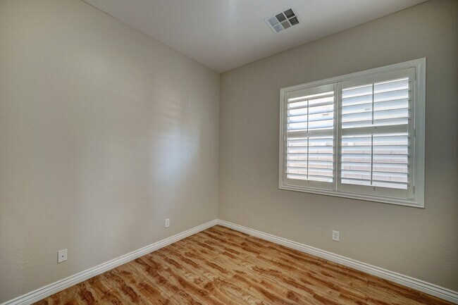 Building Photo - READY TO VIEW NOW! Remodeled-Huge 5 Bedroo...