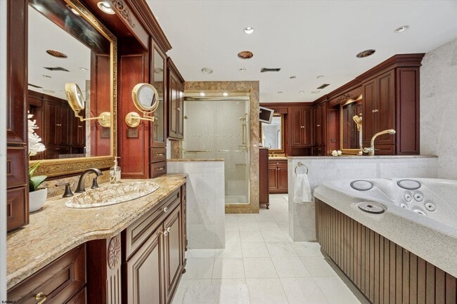 Building Photo - 2 Woodstock Dr