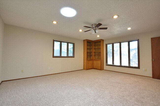 Building Photo - 3111 75th St