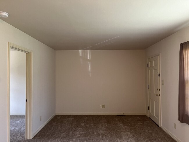 Building Photo - 246 McGavock Pk