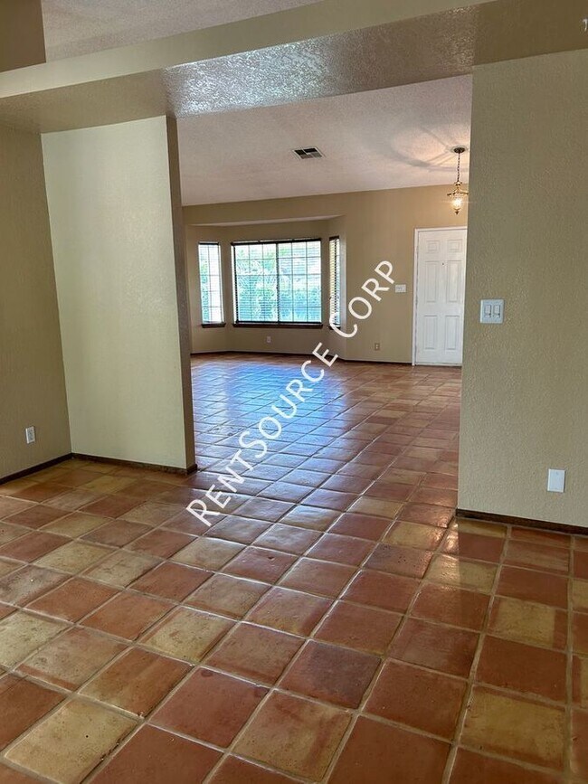 Building Photo - 4663 Cocina Ln