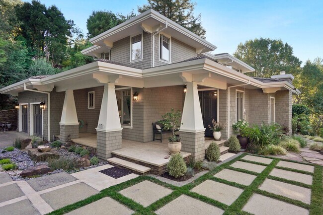 Building Photo - Stunning 4Bed/5bath Home in Kentfield