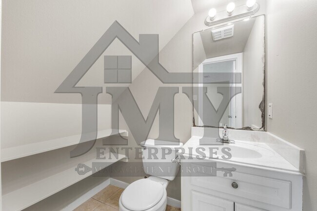 Building Photo - 2526 Aldon St