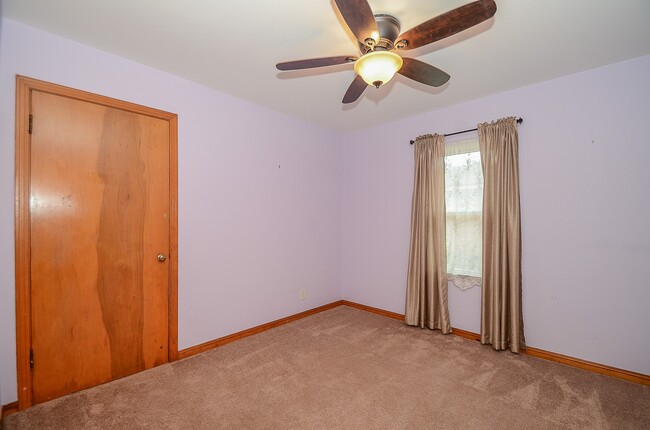 Building Photo - 142 Victoria Dr