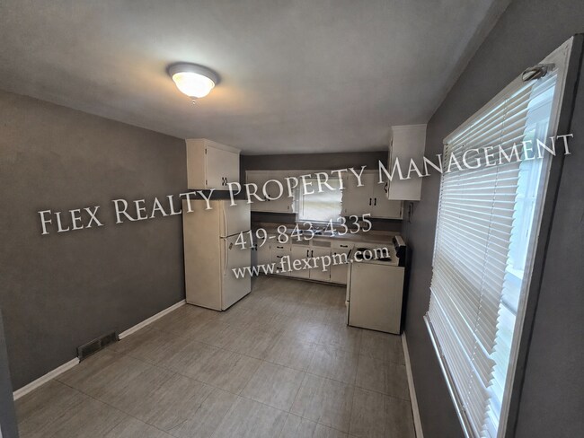 Building Photo - 3901 Leybourn Ave