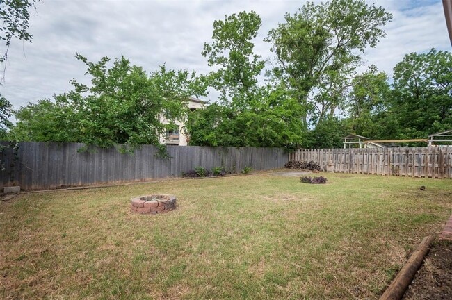 Building Photo - 170 Masonwood Dr