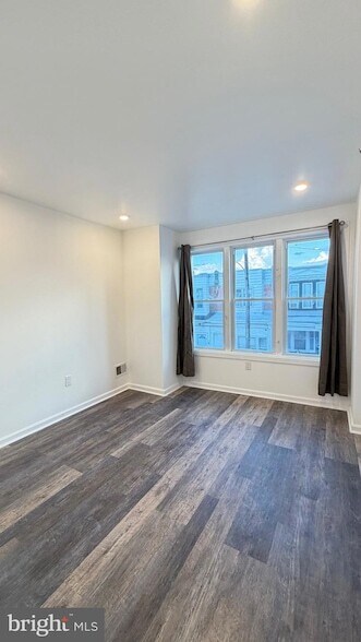 Building Photo - 2088 Pickwick St