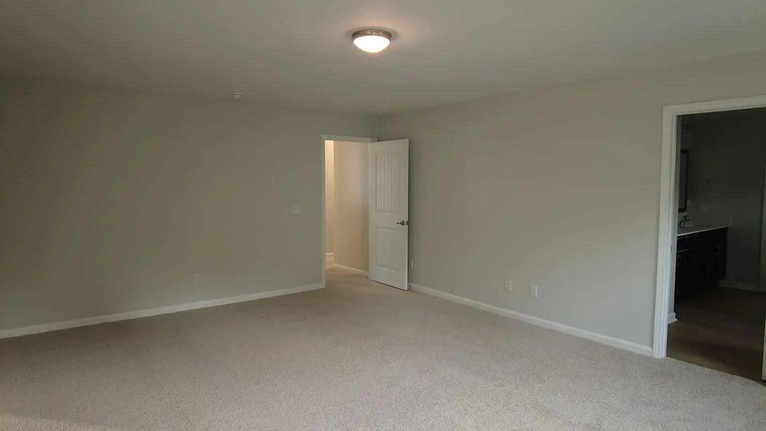 Building Photo - 246 Brookline Dr