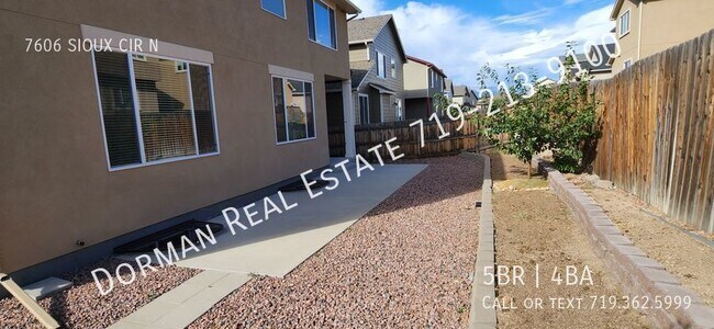 Building Photo - Single Family with Chef Kitchen