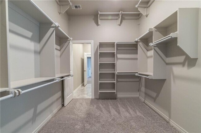 Building Photo - Gorgeous 4 bed 3 bath home in East Edmond-...
