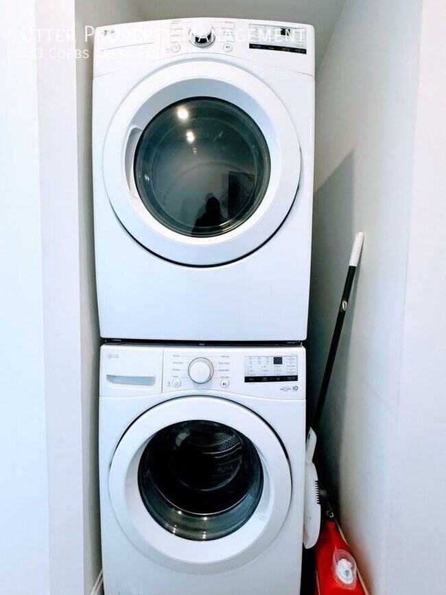 Building Photo - 433 Cobbs Creek Pkwy