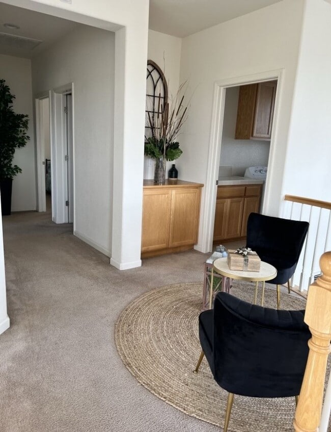 Building Photo - Luxury LAKEFRONT property!!!