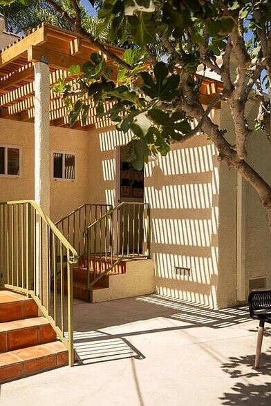 Building Photo - 2300 Pisani Pl