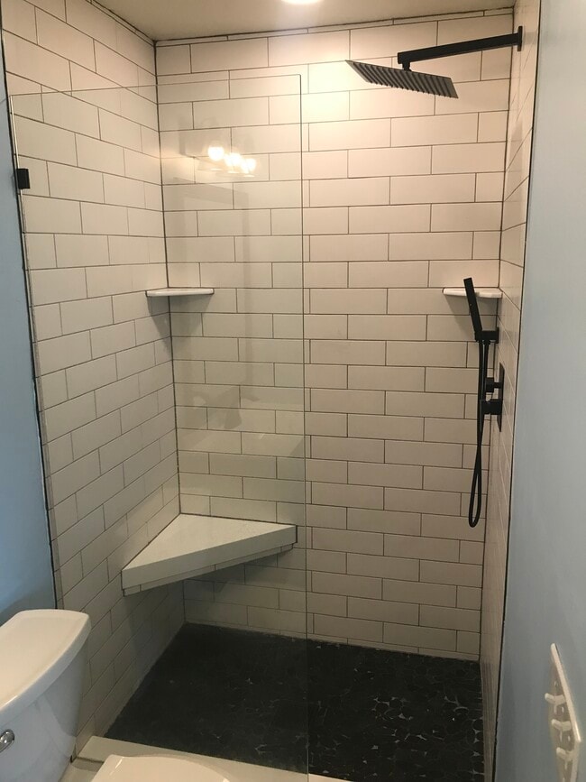 Building Photo - 228 Hawthorne Rd