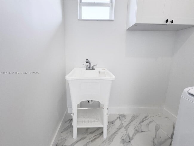 Building Photo - 149 Southeast Cor. Arno