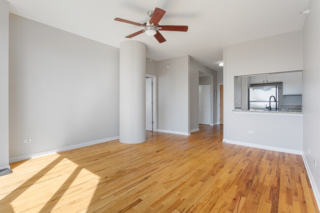 Building Photo - 1717 S Prairie Ave