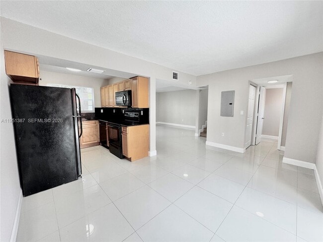 Building Photo - 3840 SW 52nd Ave