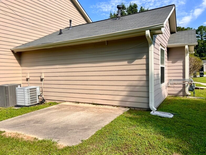 Building Photo - 2614 Dorian Dr.