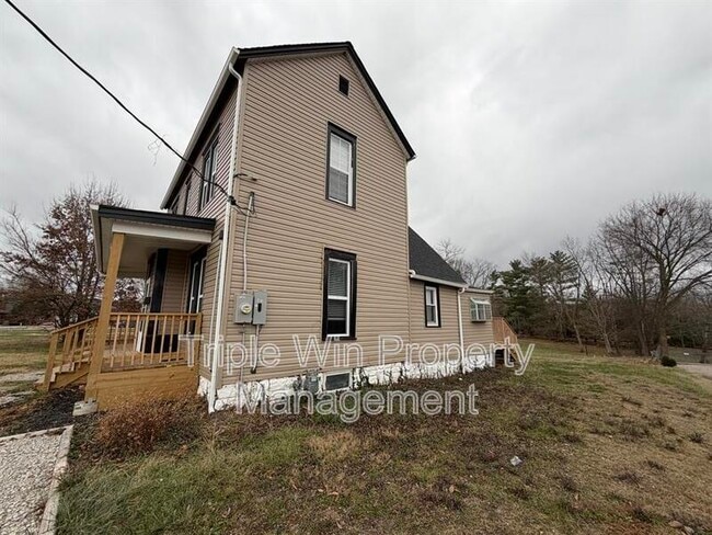 Building Photo - 307 State Hwy 47