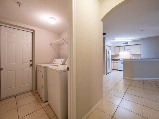 Building Photo - Bona Vista - 831 CW 104