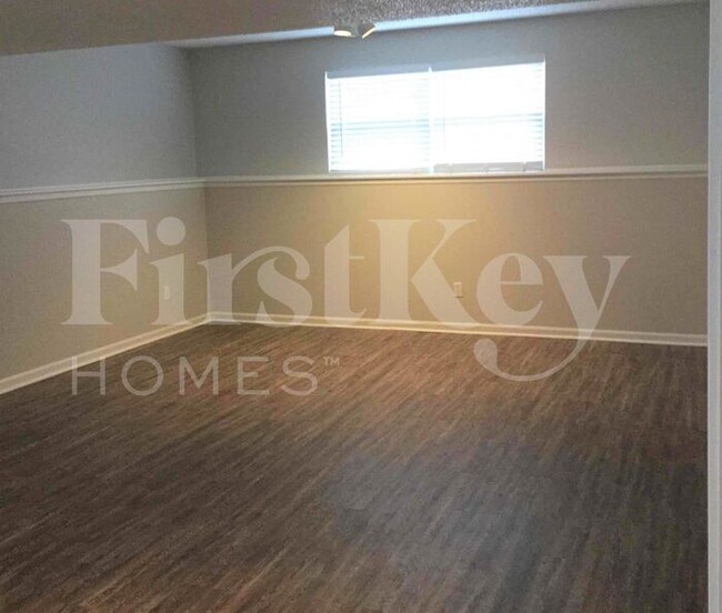 Building Photo - 1707 Brent Ln