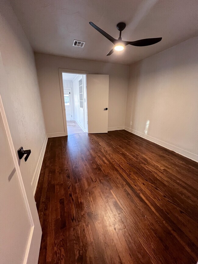 Building Photo - 1808 NW 40th St