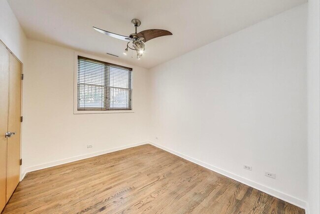 Building Photo - 421 S Ridgeland Ave