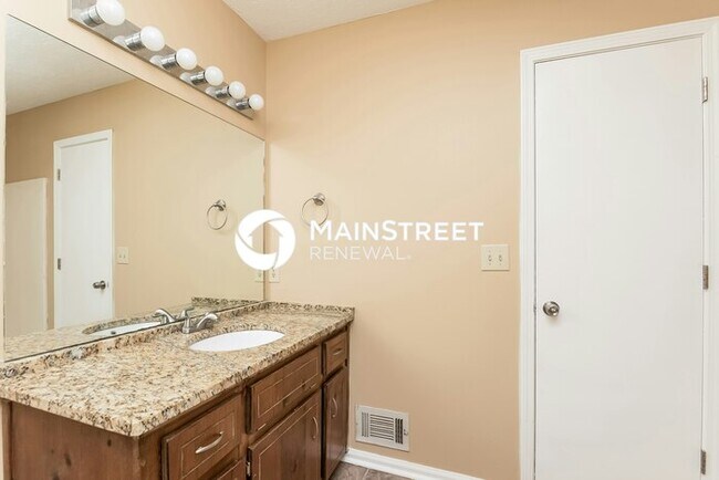Building Photo - 3 Bedroom Pet-Friendly Home in Woodstock, GA with Main Street Renewal