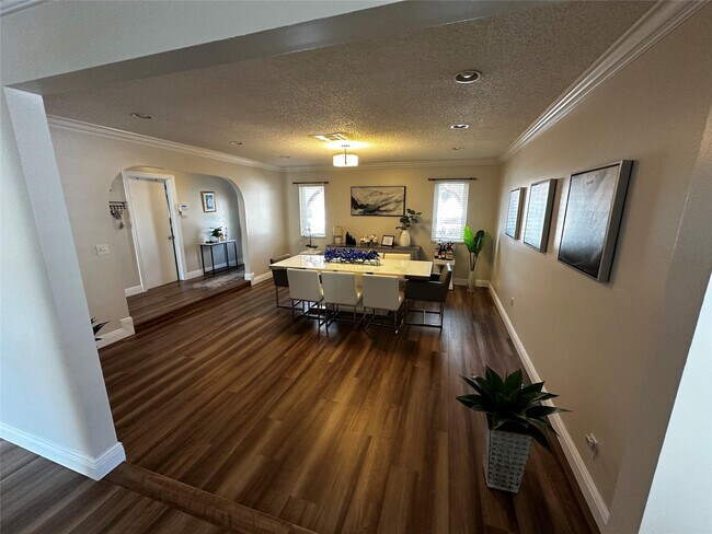 Building Photo - 6860 Calle Del Paz S