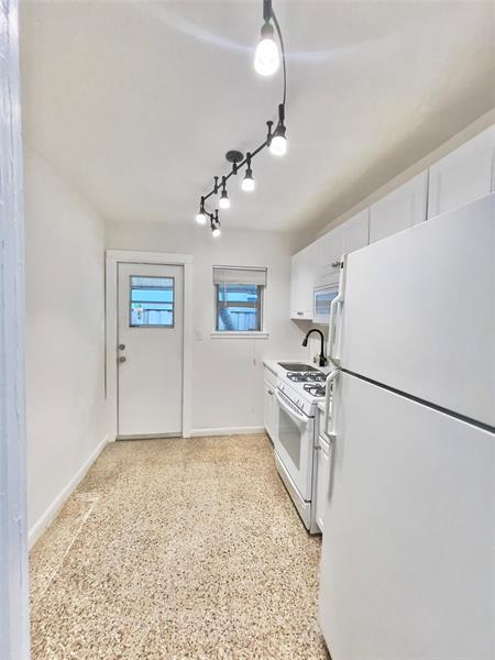 Building Photo - 1614 NE 7th St