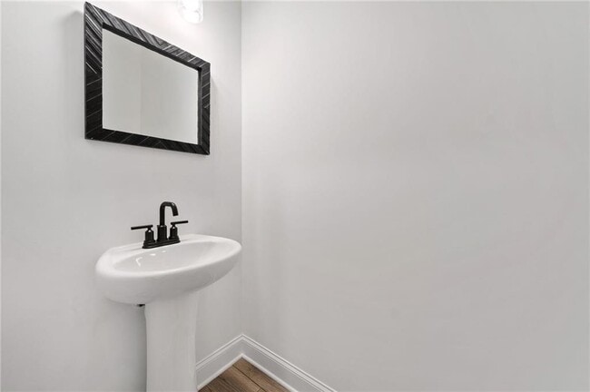 Building Photo - 104 Pearl St