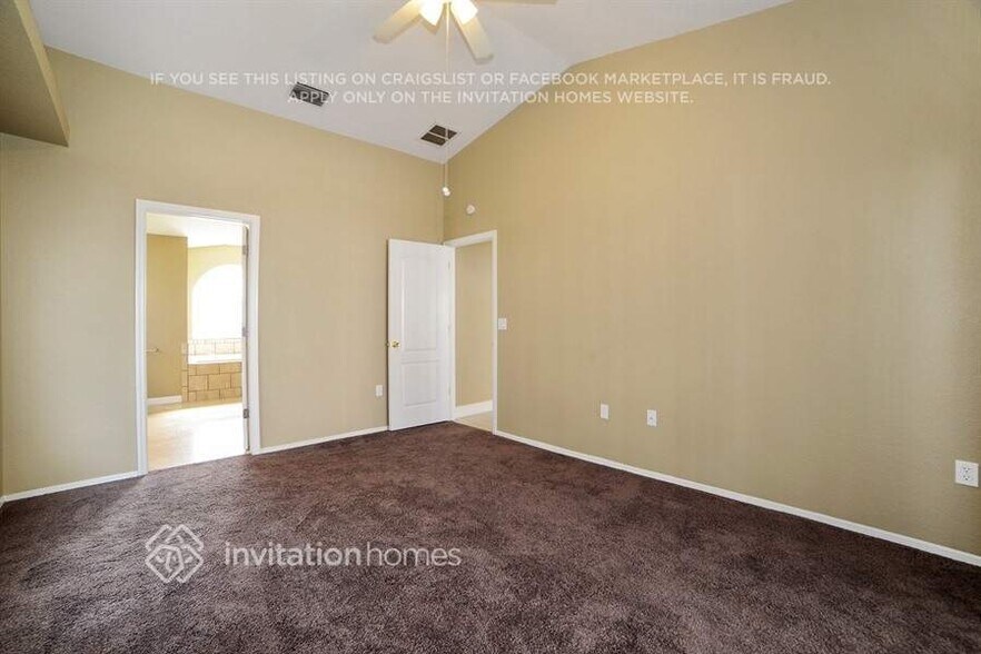 Building Photo - 10123 Briar Cir