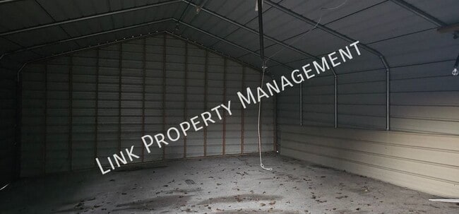 Building Photo - 2310 N Chamberlain Ave