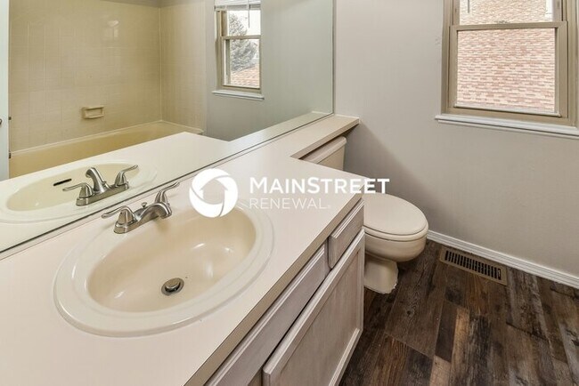 Building Photo - 4 Bedroom Pet-Friendly Home in COLORADO SP...
