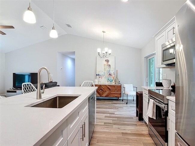 Building Photo - 63 Cory St