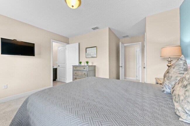 Building Photo - 4425 Acorn Ct