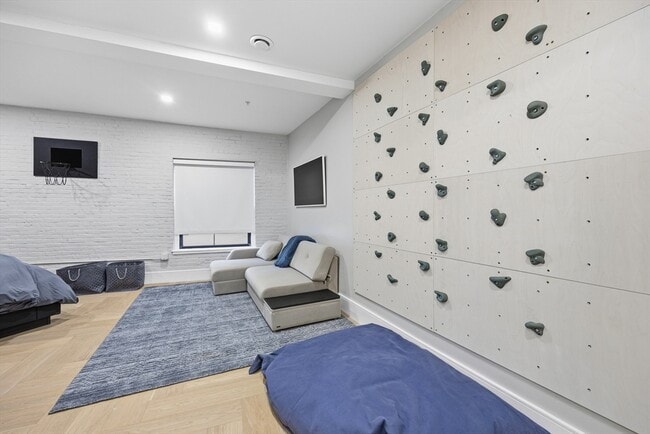 Building Photo - 125 Broad St