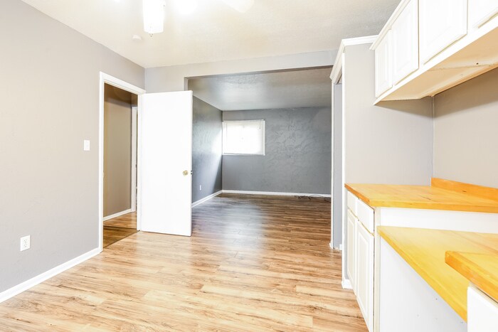 Building Photo - 6191 Mark Dr