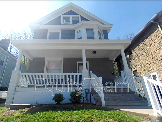 Building Photo - 555 Delta Ave