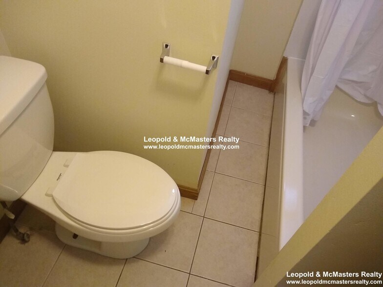 Building Photo - 95 Nichols Ave