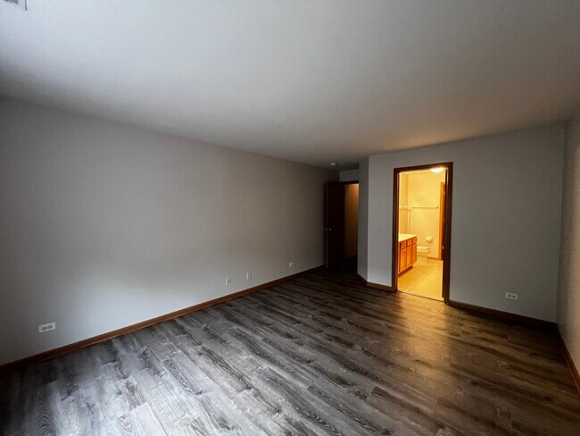 Building Photo - 2405 Wilton Ln