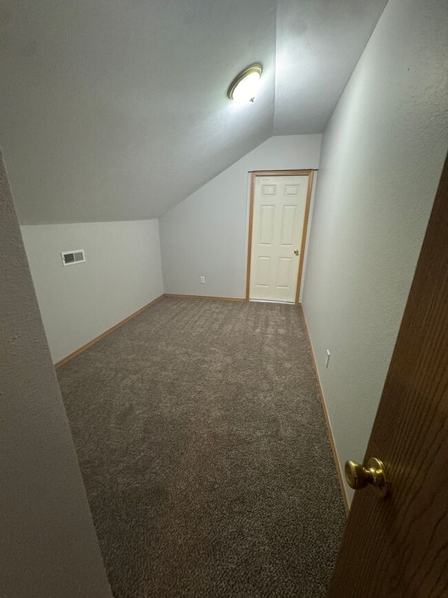 Building Photo - 817-B W. Old Route 66